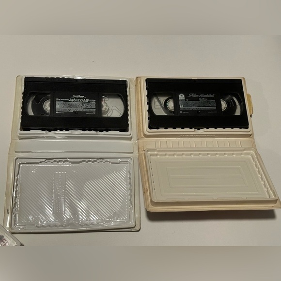 A Set of 2 Walt Disney Movies - Lady and the Tramp and Alice in Wonderland - Picture 2 of 3